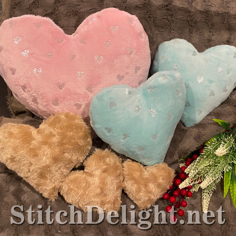 SDS3132 ITH Heart Pillow 14x15