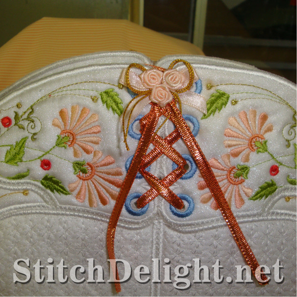 SD0833 Pearls and Flowers Tote Bag