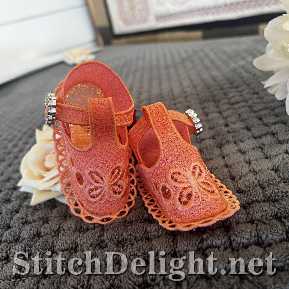 SD0091 Lace Baby Shoe 1