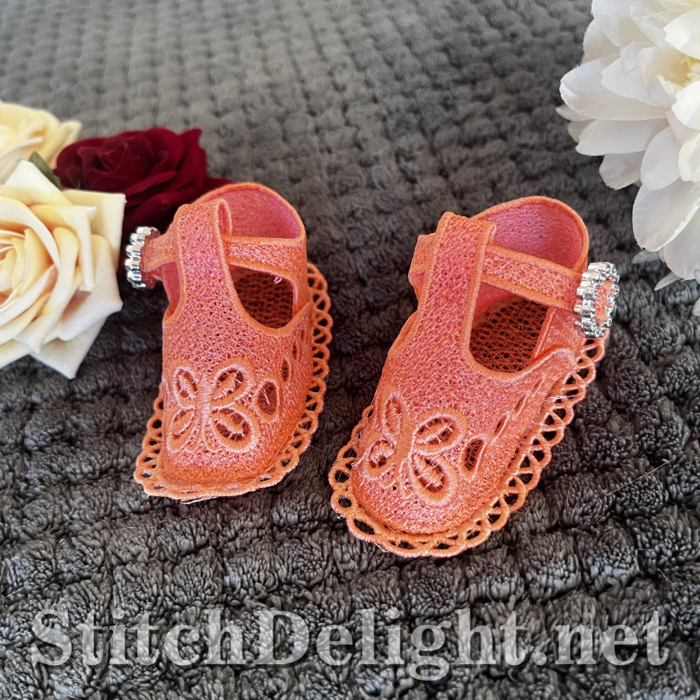 SD0091 Lace Baby Shoe 1