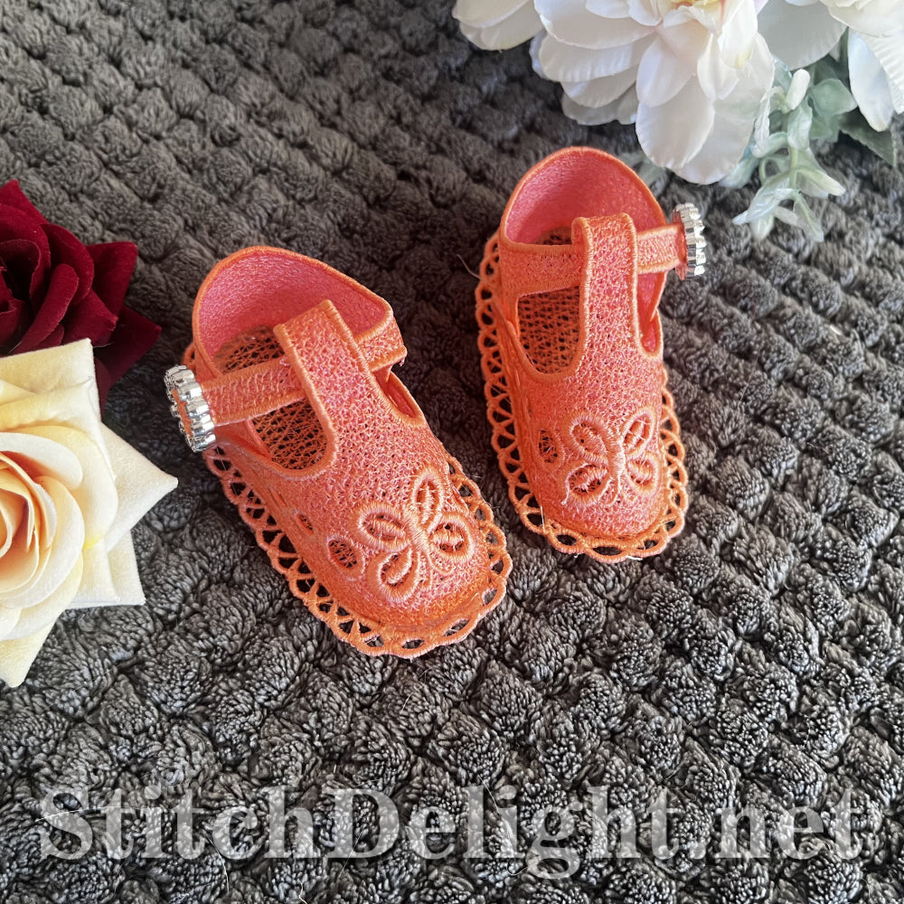 SD0091 Lace Baby Shoe 1