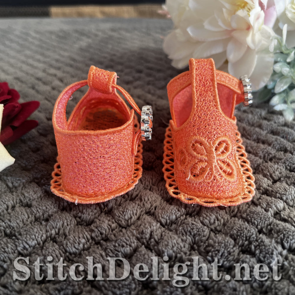 SD0091 Lace Baby Shoe 1