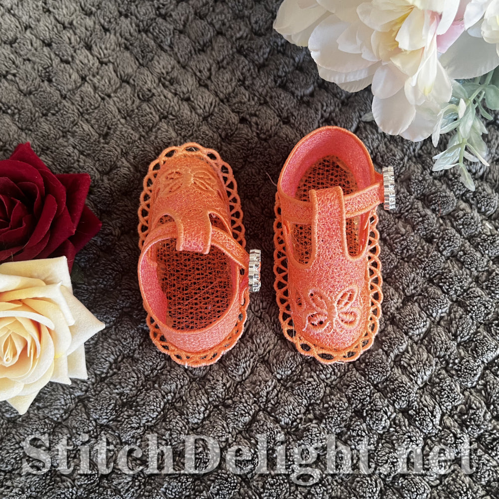 SD0091 Lace Baby Shoe 1