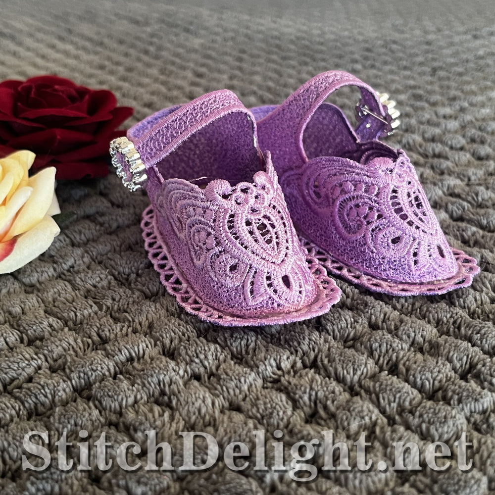 SD0092 Lace Baby Shoe 2