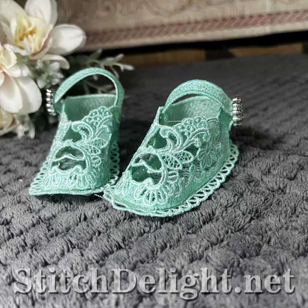 SD0093 Lace Baby Shoe 3