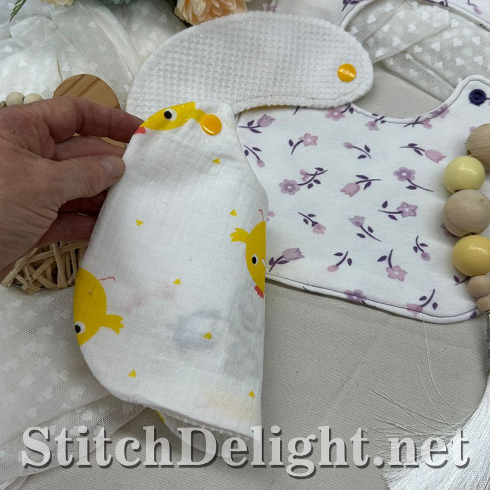 SDS4252 GoCustom Baby Bibs