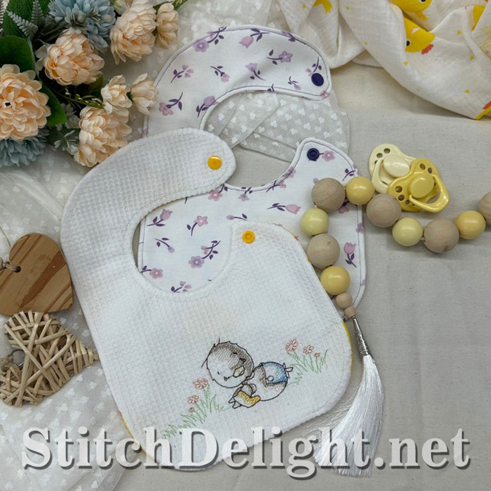 SDS4252 GoCustom Baby Bibs