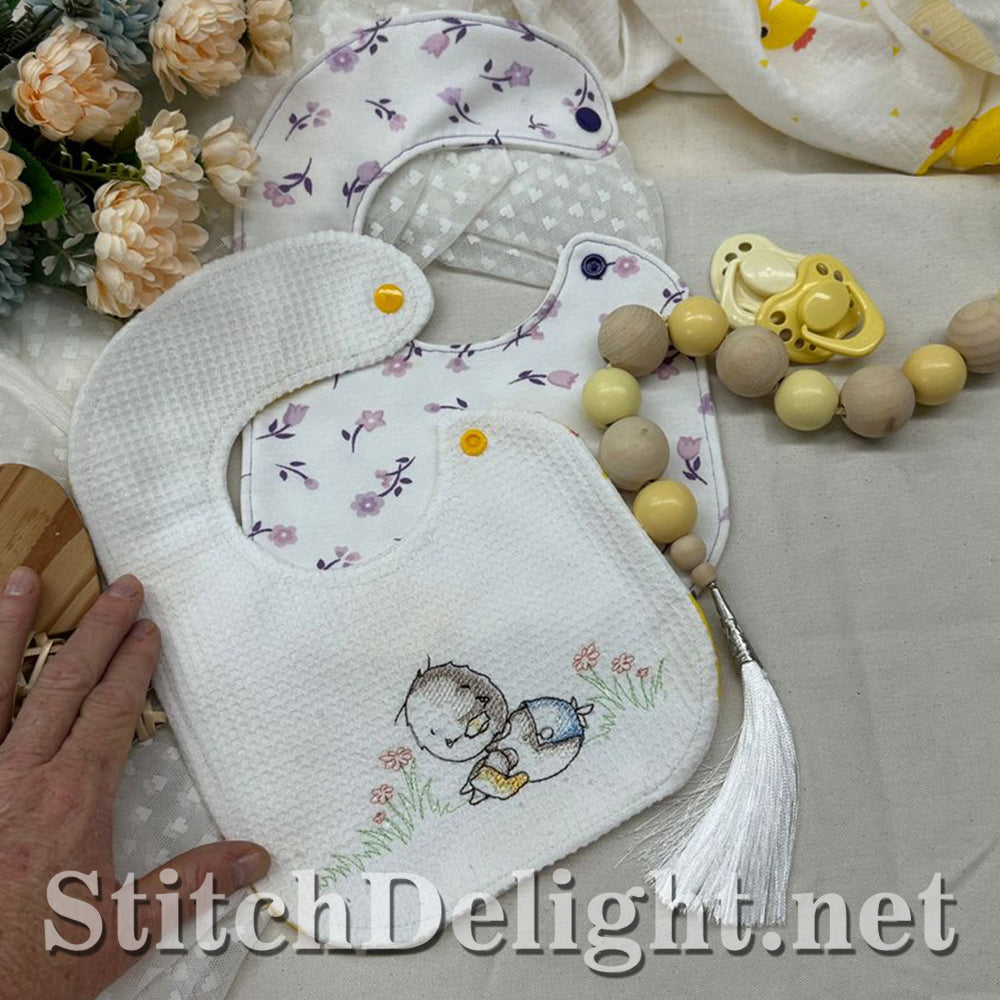 SDS4252 GoCustom Baby Bibs