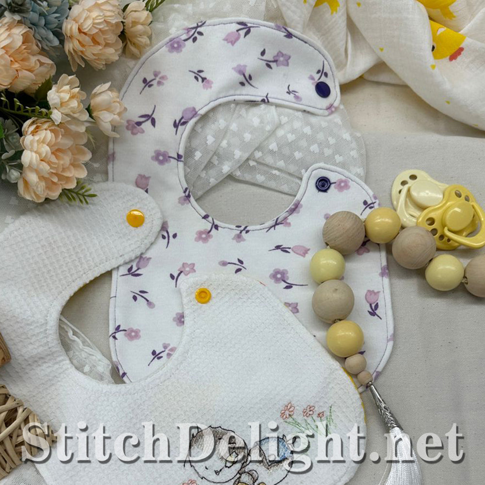 SDS4252 GoCustom Baby Bibs