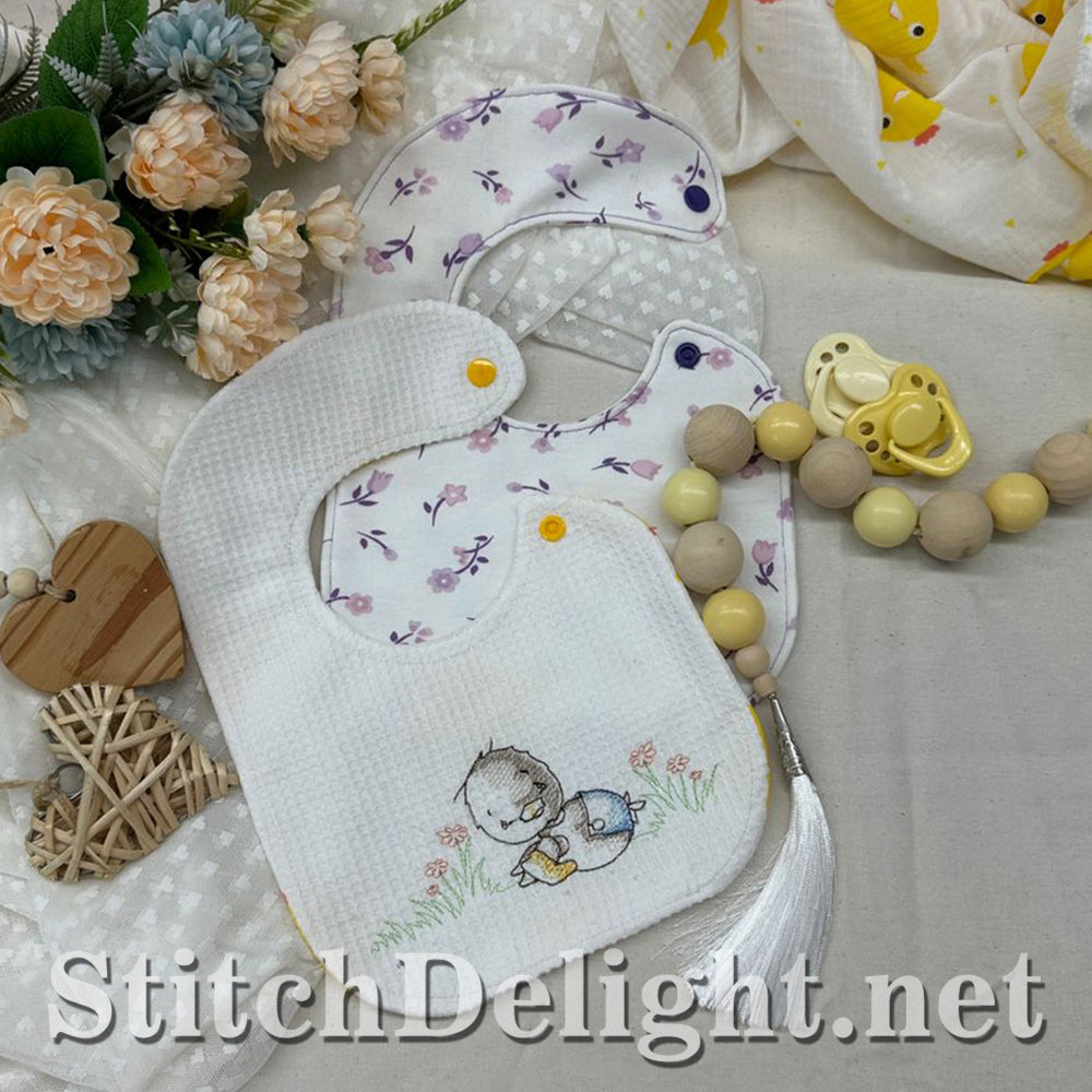 SDS4252 GoCustom Baby Bibs